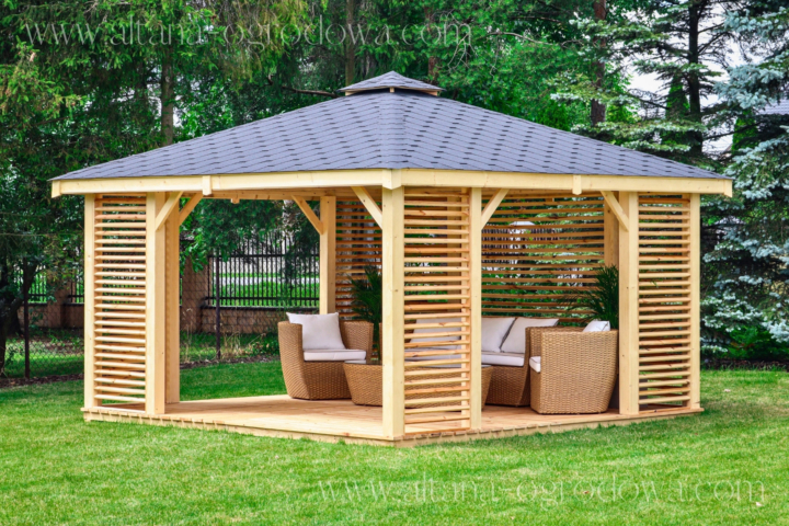 Drewniana altana ogrodowa 4x7 m, drewno certyfikowane C24 i KVH, dach gontowy – altana-ogrodowa.com